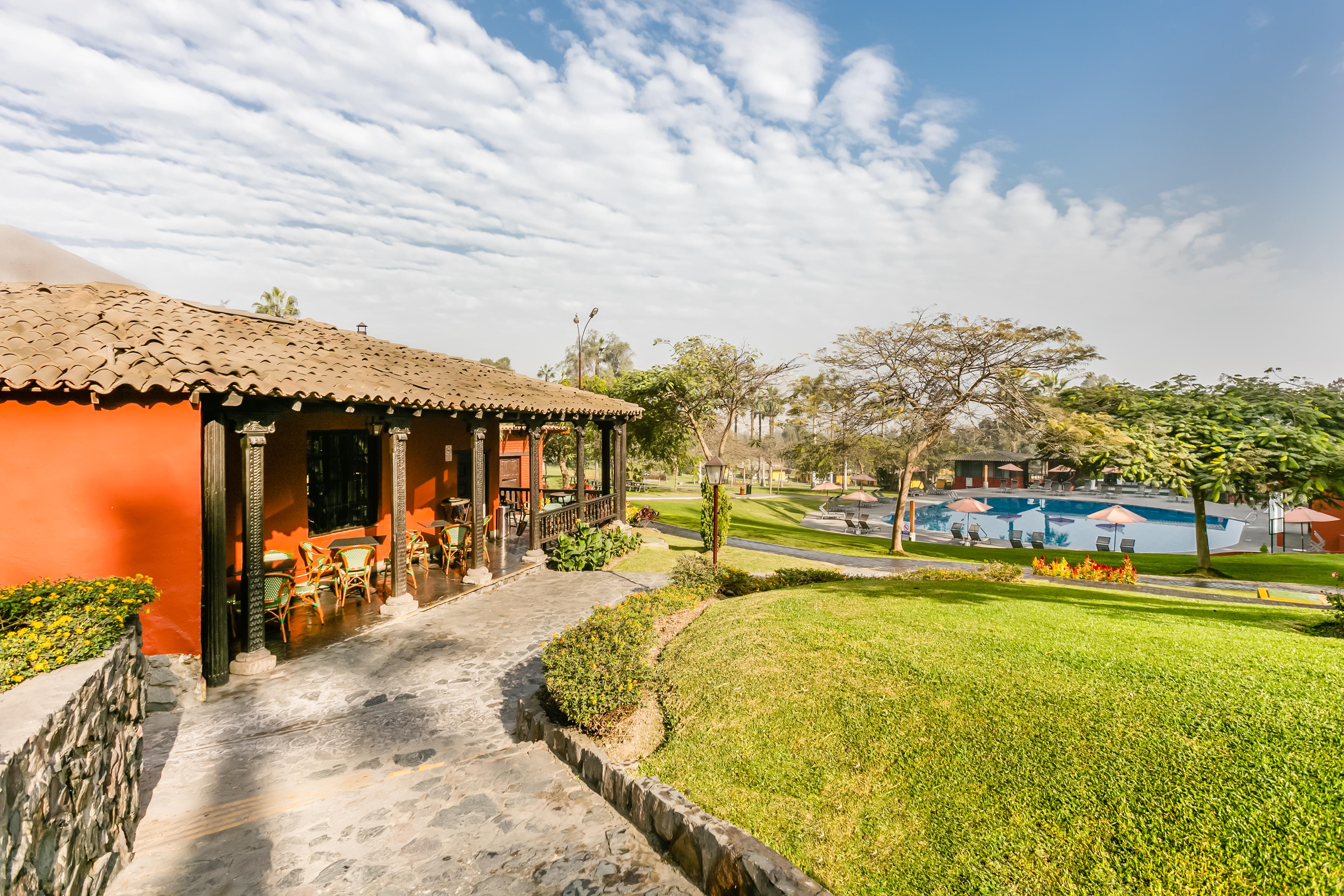 Decameron El Pueblo Lima Bagian luar foto