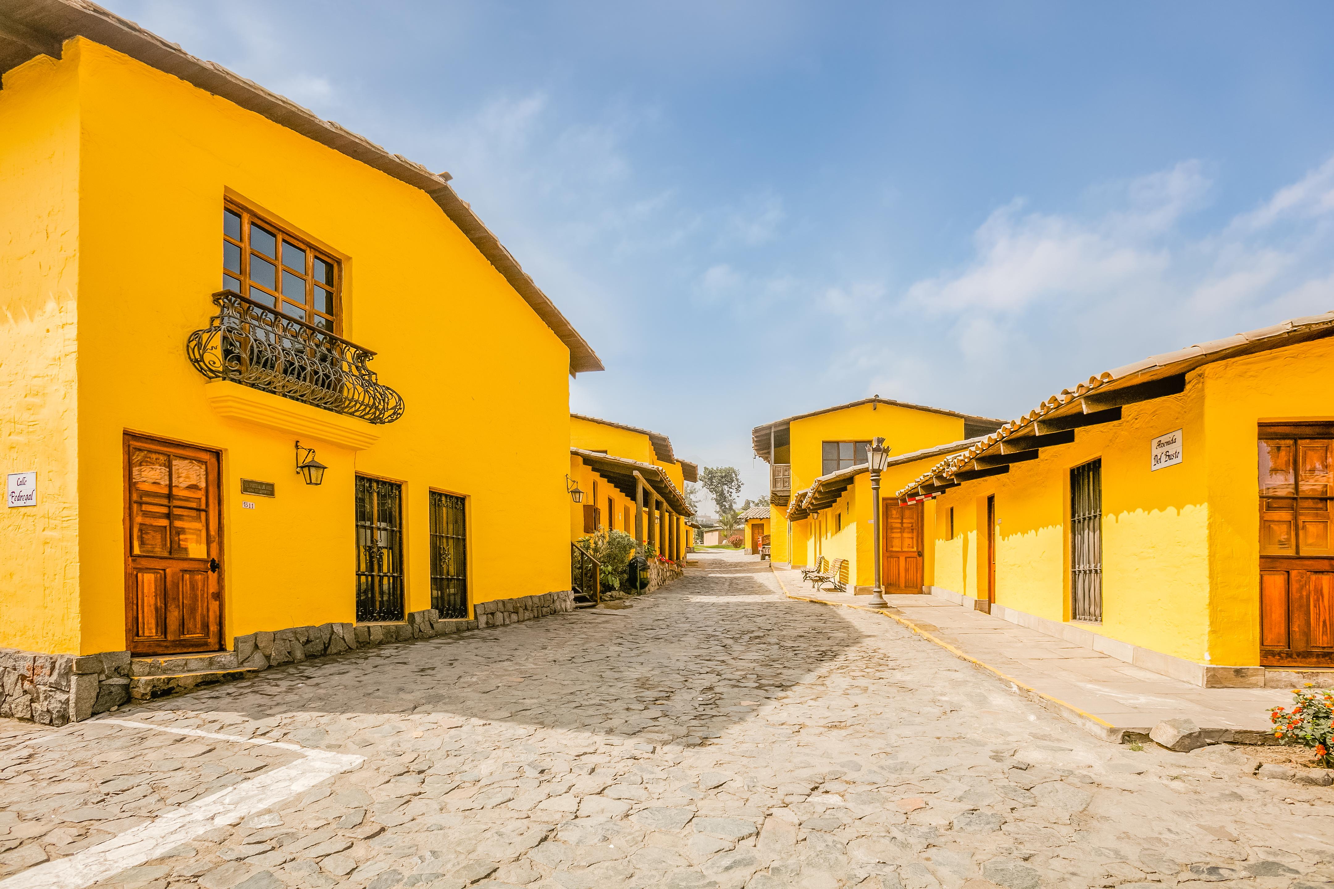 Decameron El Pueblo Lima Bagian luar foto
